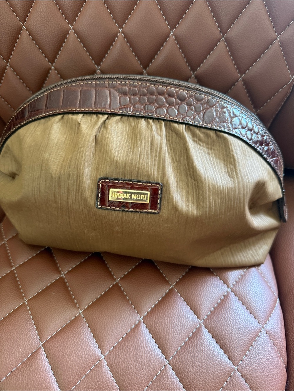 Vintage Hanae Mori Champagne Satin Cosmetic & Toiletry Bag ✨